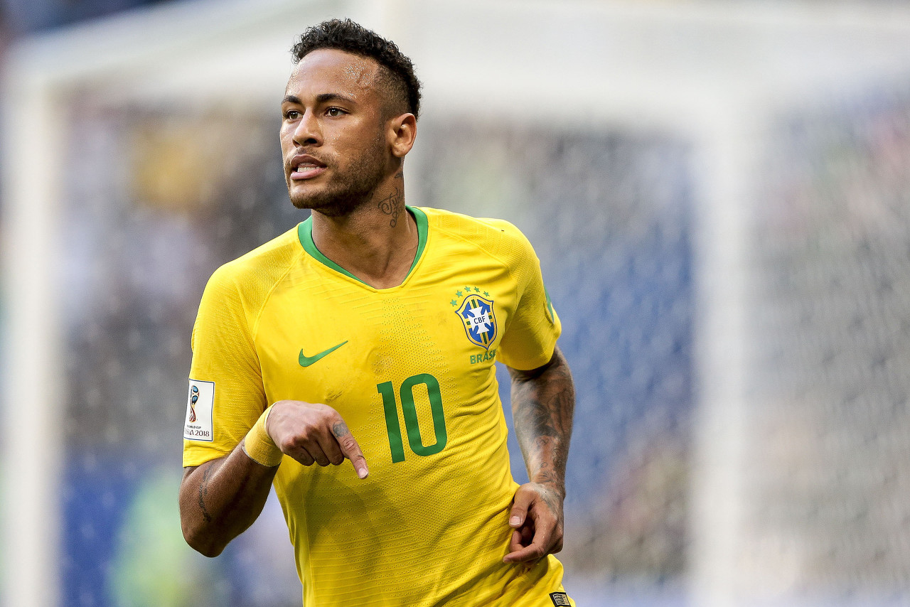 却始终与冠 却始终与冠